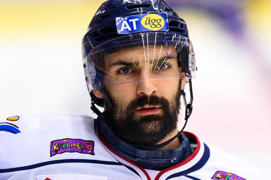 Linköpings Daniel Rahimi på uppvärmningen