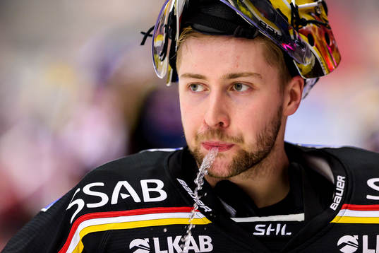 Luleås målvakt Joel Lassinantti på uppvärmningen