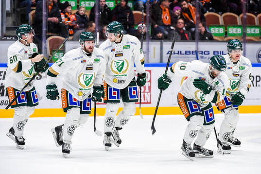 Färjestads spelare jublar