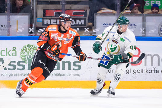 Karlskronas Alexander Bergström  med Färjestads Tomas
