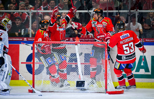 Örebros Marko Anttila gör 1-0 och jublar