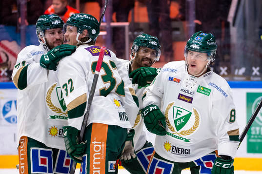 Färjestads Mikael Johansson har gjort 3-1 och jublar