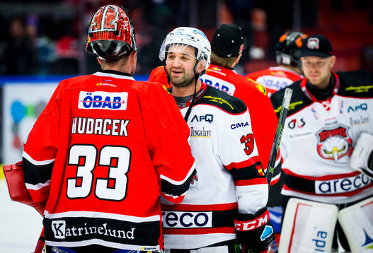Malmö Redhawks Eric Himelfarb tackar Örebros målvakt