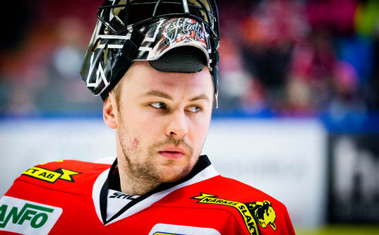 Örebros målvakt Julius Hudacek deppar