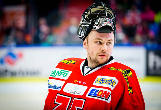 Örebros målvakt Julius Hudacek deppar