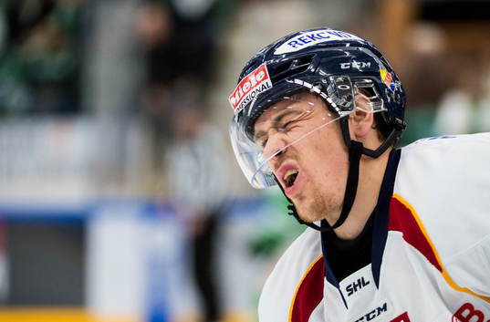 Djurgårdens Daniel Brodin grinar illa