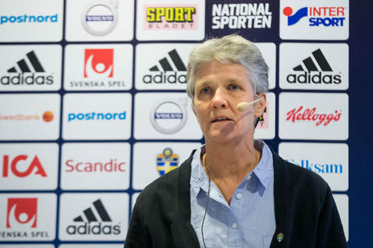 Sveriges förbundskapten i fotboll Pia Sundhage presenterar