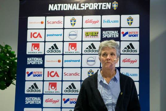 Sveriges förbundskapten i fotboll Pia Sundhage presenterar