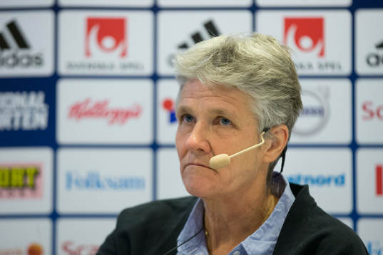 Sveriges förbundskapten i fotboll Pia Sundhage presenterar