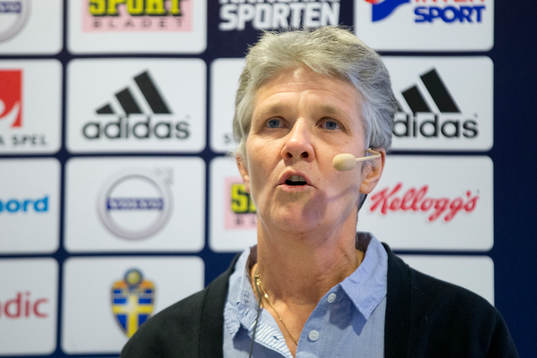 Sveriges förbundskapten i fotboll Pia Sundhage presenterar