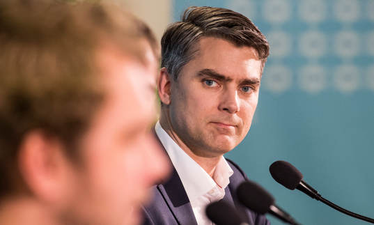 Malmö FFs VD Niclas Carlnén när Allan Kuhn