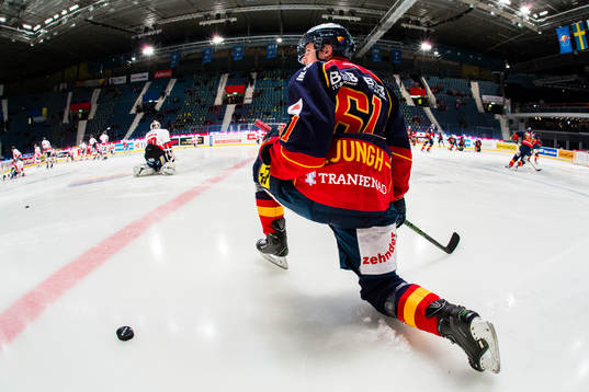Djurgårdens Markus Ljungh stretchar