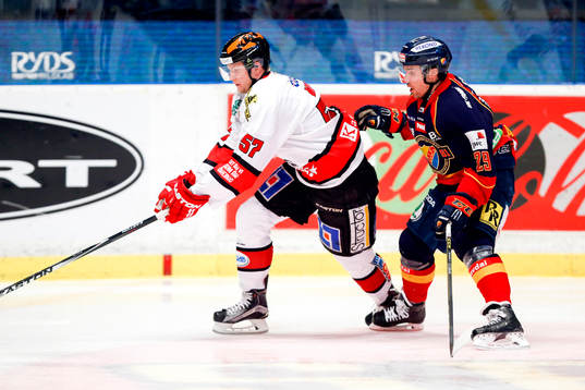 Örebros Johan Motin och Djurgårdens Matt Anderson