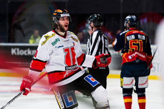 Örebros Emil Eriksson jublar
