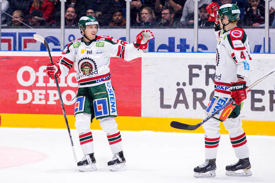 Frölundas John Nyberg jublar