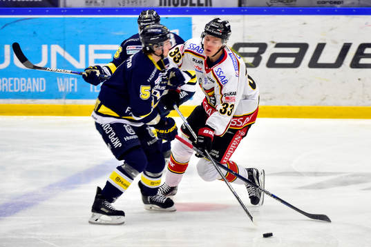 s Adam Almquist och Luleås Christopher Mastomäki