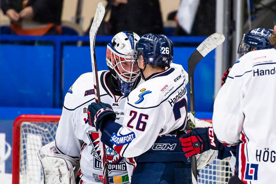 Linköpings målvakt David Rautio jublar