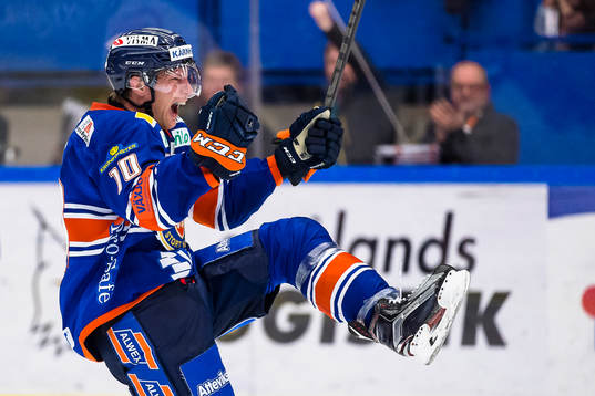 Växjös Richard Gynge jublar