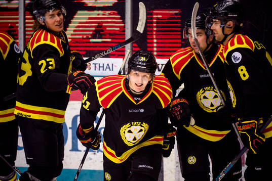 Brynäs Daniel Mannberg jublar