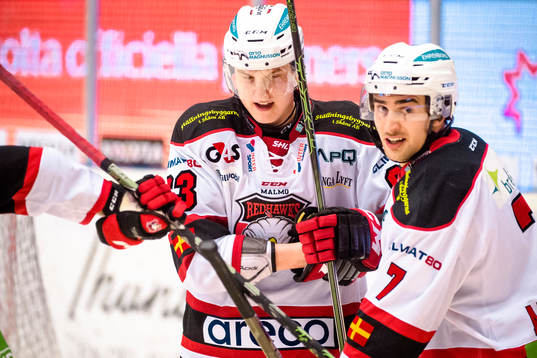 Malmö Redhawks Fredrik Händemark jublar sitt första mål