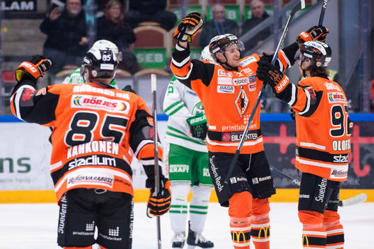 Karlskronas Jesper Olofsson  jublar