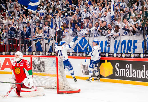 Leksands Brock Montpetit gör 0-3 och firar med Martin