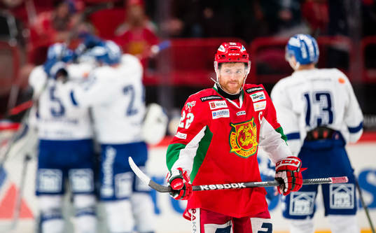Moras Daniel Hermansson ser deppig ut