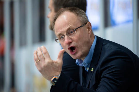 Rögles tränare Anders Eldebrink deppar