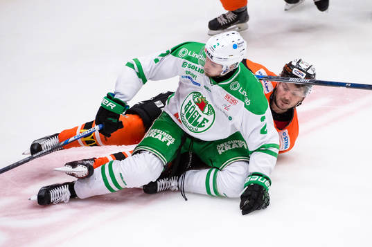 Rögles Jens Hellgren och Karlskronas Vjatjeslav Trukhno