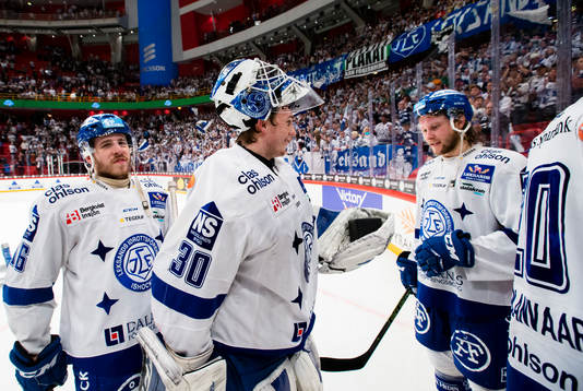 Leksands målvakt Henrik Haukeland ser glad ut