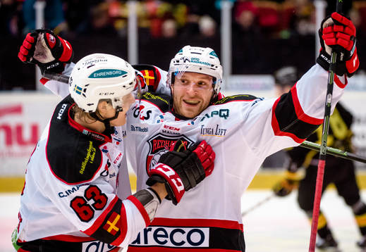 Malmö Redhawks Fredrik Händemark och Frederik Storm jublar