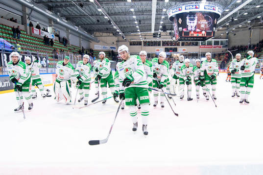 Rögles Ludvig Elvenes jublar med laget