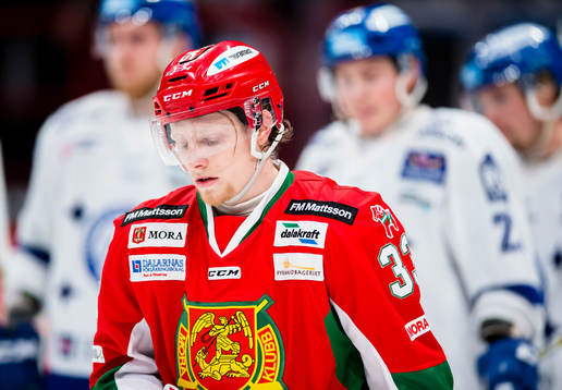 Moras Kristian Jakobsson ser deppig ut