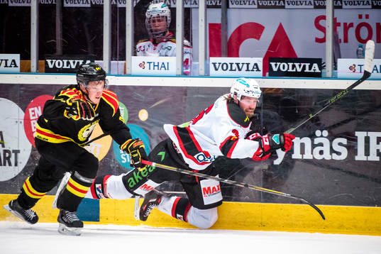 Brynäs Jonathan Pudas och Malmö Redhawks Stefan Warg