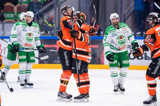 Karlskronas Jesper Olofsson  jublar