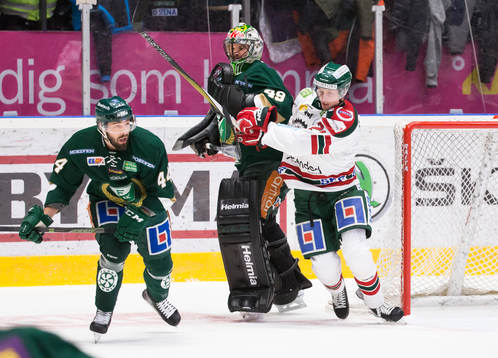 Färjestads Milan Gulas och Frölundas Christoffer Ehn