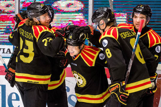 Brynäs Daniel Mannberg jublar