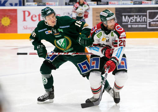 Färjestads Johan Ryno och Frölundas Joel Lundqvist