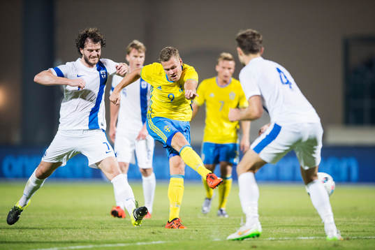 Sveriges Viktor Claesson och Finlands Mehmet Hetemaj
