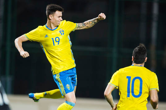 Bläddra bland fler bilder av Fotboll, Vinterturnén, Träningsmatch, Sverige - Finland