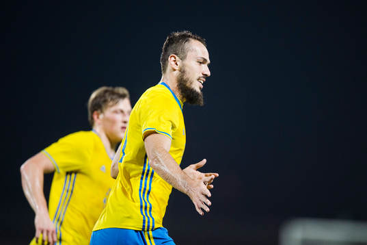 Sveriges Emir Kujovic gör 3-0 och jublar