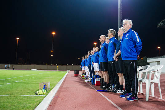 Finlands förbundskapten Hans Backe deltar i