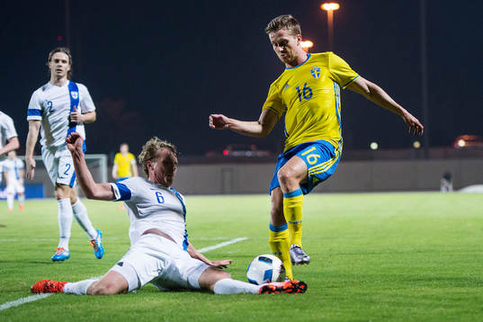 Sveriges Adam Lundqvist mot Finlands Rasmus Schüller