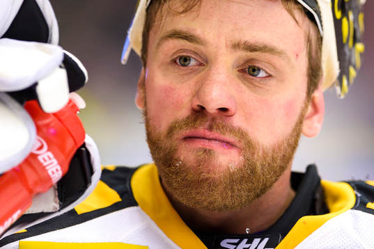 Skellefteås målvakt Markus Svensson på uppvärmningen