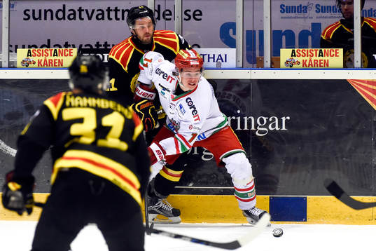 Brynäs Jesper Ollas och Modos Victor Olofsson