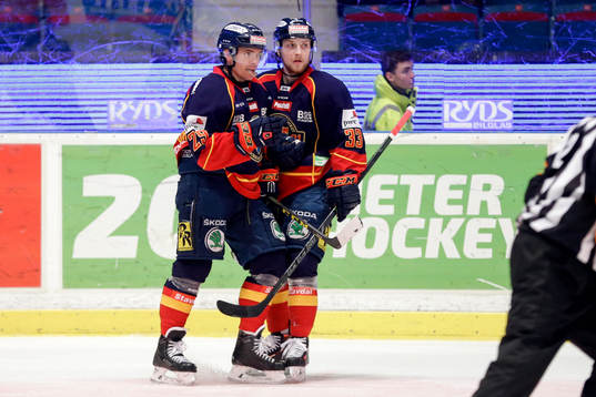 Djurgårdens Matt Anderson och Linus Hultström jublar