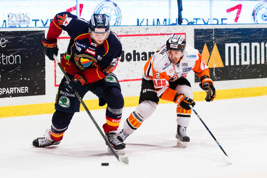 Djurgårdens Emil Lundberg och Karlskronas Robin Gartner