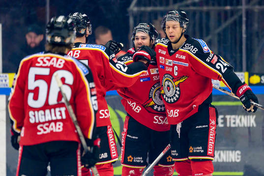 Luleås Jacob Lagacé(m) jublar