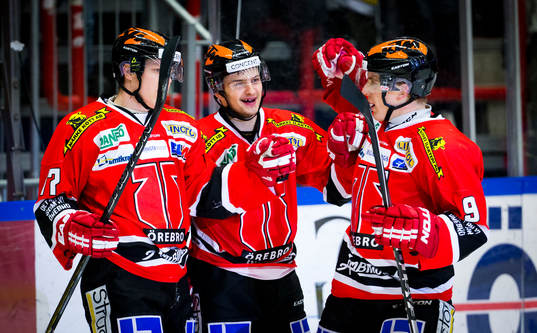 Örebros Libor Hudacek gör 1-0 och jublar med Daniel
