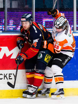 Djurgårdens Tobias Hage och Karlskronas Filip Cruseman